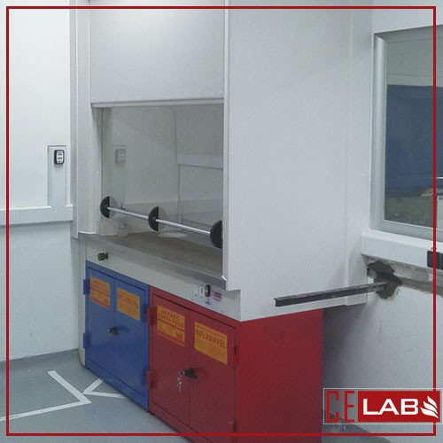 Capela com exaustor para laboratório